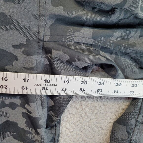 Lululemon Down to the Wire Shirt Camo M - Picture 3 of 7